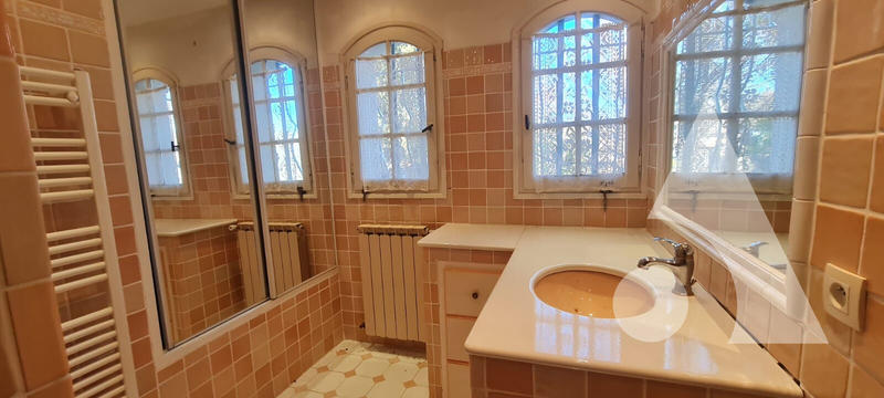 Maison - 151 m² - 6 pièces