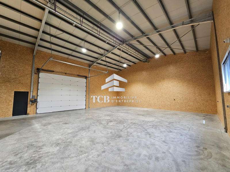 Local d'activités - 380 m²
