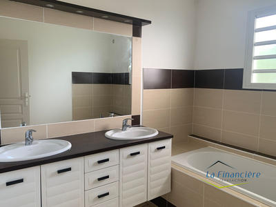 Maison - 76 m² - 4 pièces