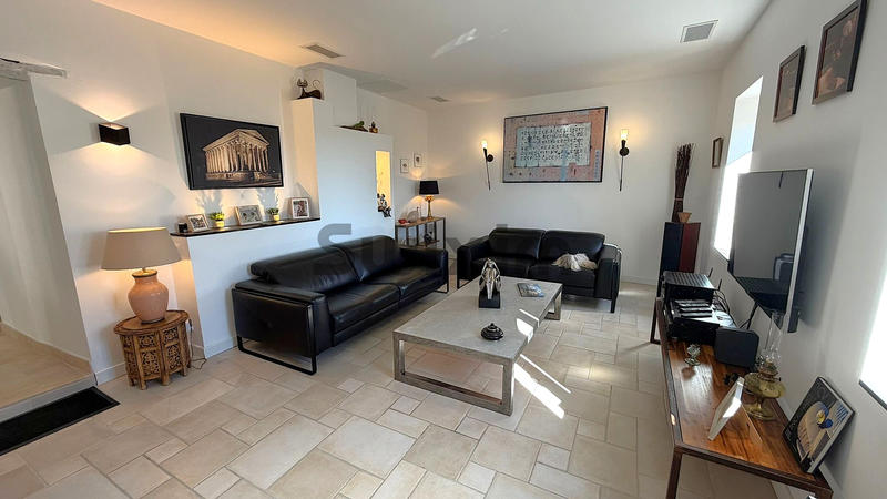 Maison - 263 m² - 10 pièces