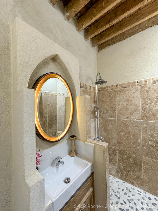 Propriété - 402 m² - 8 pièces