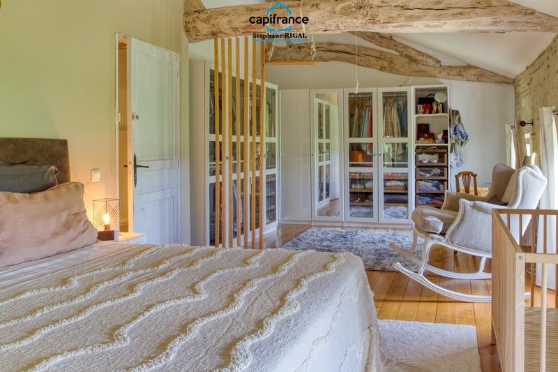 Maison de maîtres - 360 m² - 10 pièces