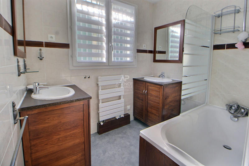 Maison - 165 m² - 7 pièces