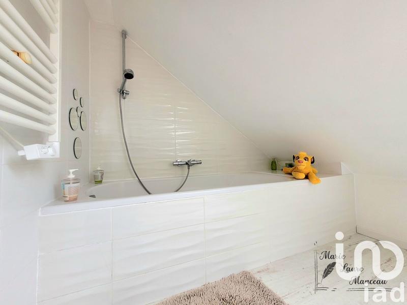 Maison - 176 m² - 8 pièces