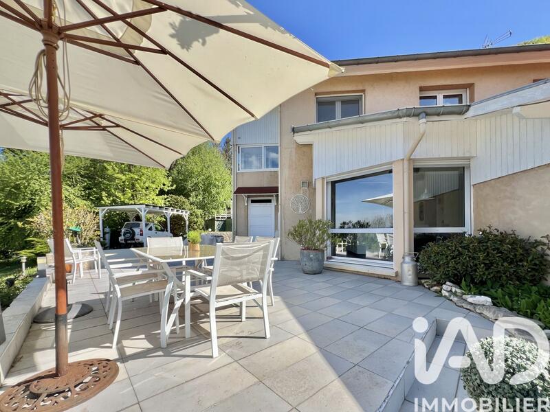 Maison - 200 m² - 6 pièces