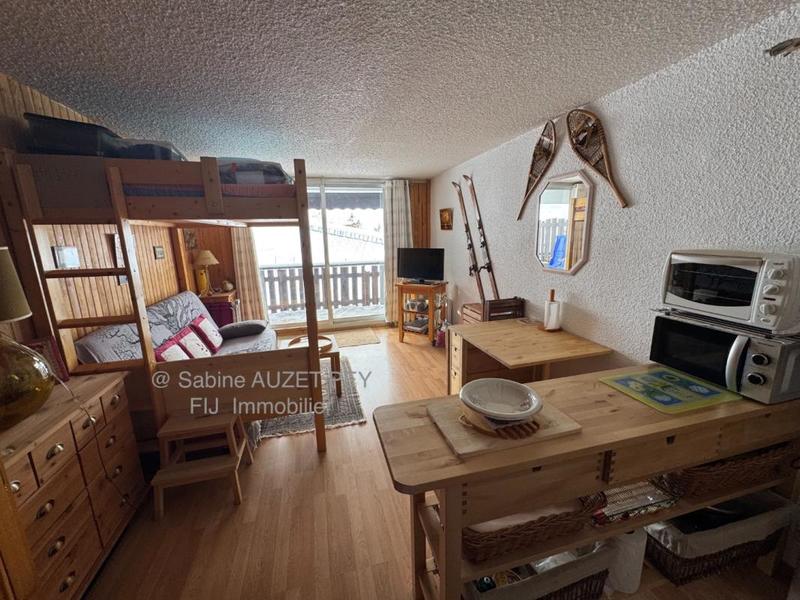 Studio - 30 m² - 1 pièce