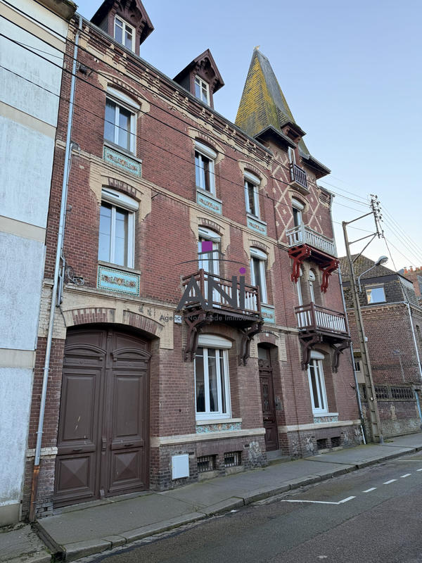 Appartement - 100 m² - 5 pièces