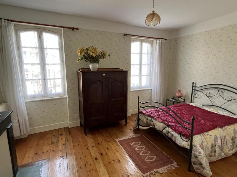 Propriété - 579 m² - 17 pièces