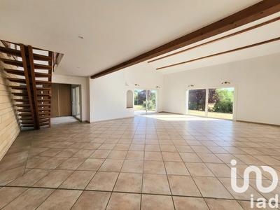 Maison - 256 m² - 5 pièces
