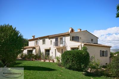 Maison - 700 m² - 10 pièces