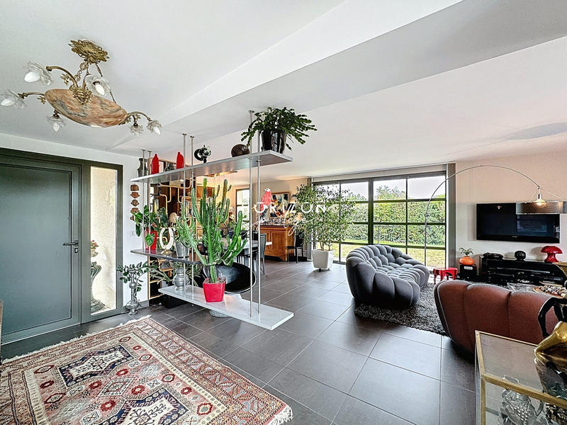 Maison contemporaine - 247 m² - 8 pièces