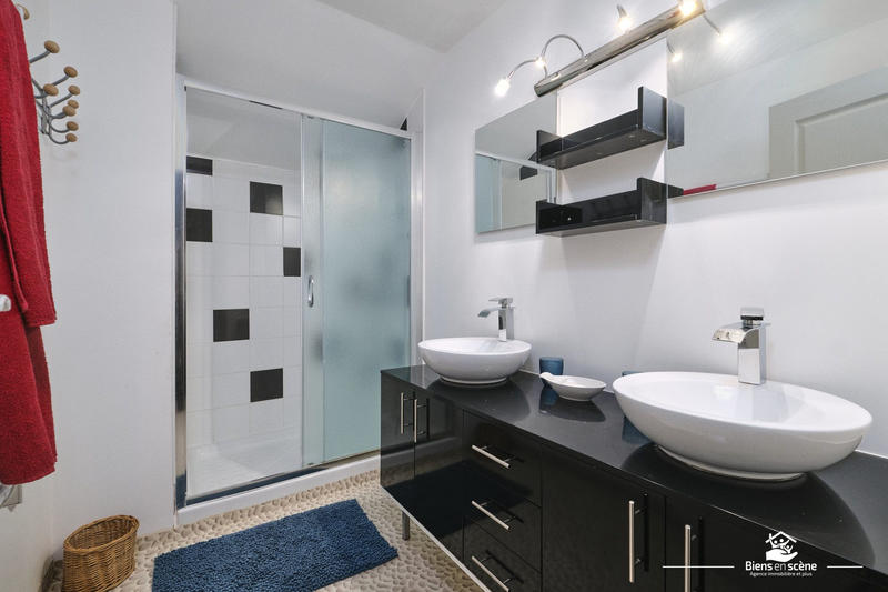 Maison ancienne - 450 m² - 13 pièces