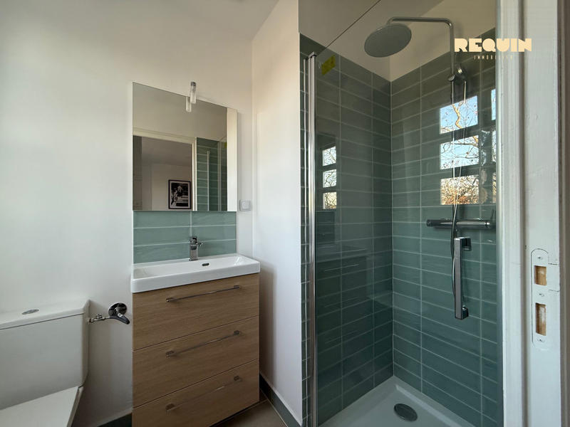 Maison - 230 m² - 9 pièces