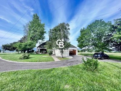 Maison - 250 m² - 7 pièces