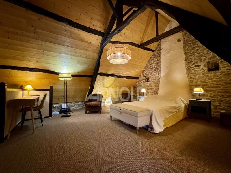 Maison - 99 m² - 4 pièces