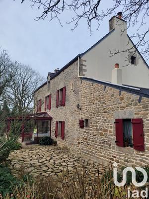 Maison - 228 m² - 10 pièces