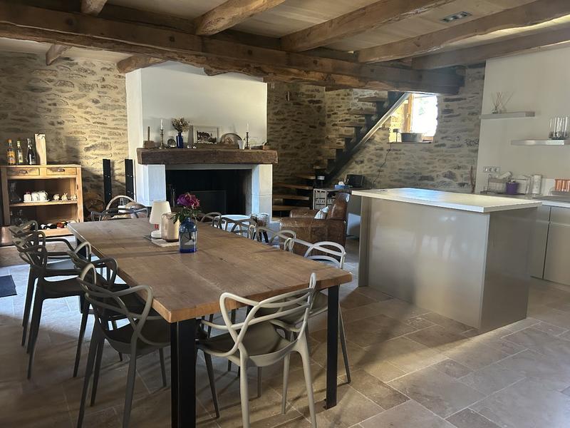 Maison - 644 m² - 16 pièces