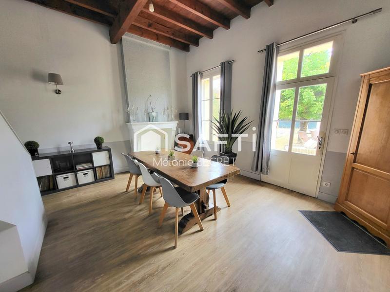 Maison - 270 m² - 9 pièces
