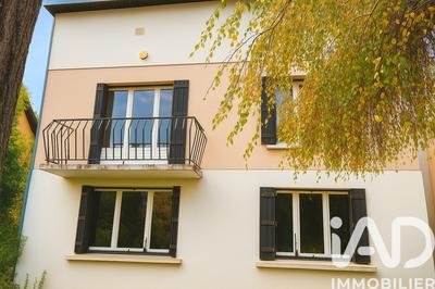 Maison - 98 m² - 5 pièces