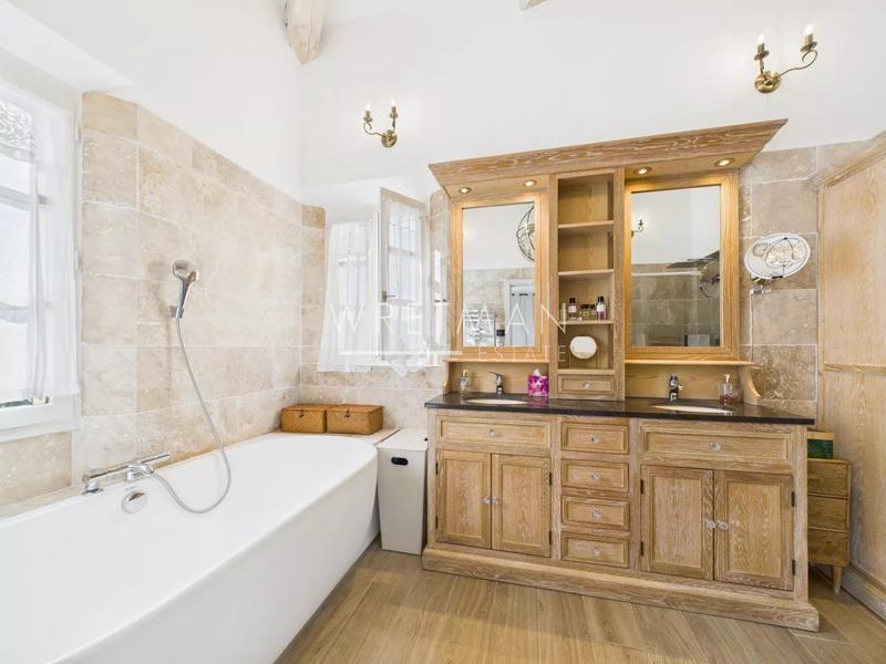 Villa - 178 m² - 6 pièces