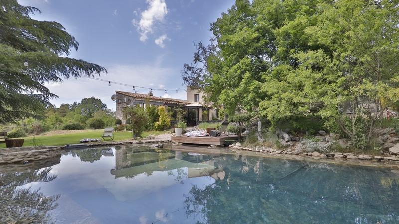 Mas - 218 m² - 7 pièces