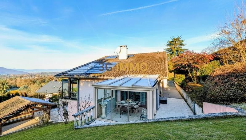 Maison - 143 m² - 8 pièces