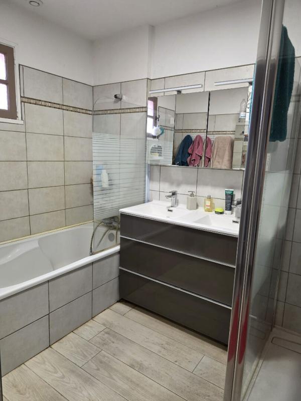 Maison - 90 m² - 3 pièces