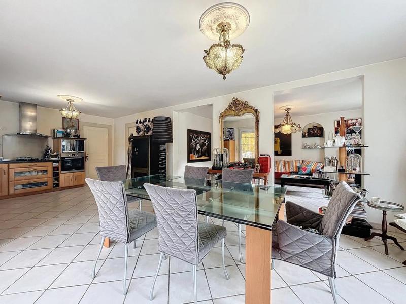 Propriété - 179 m² - 7 pièces