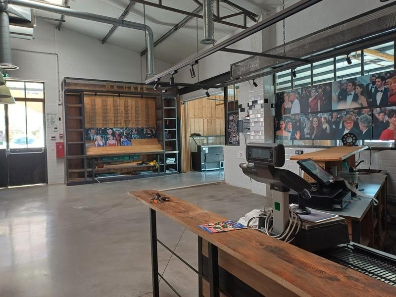 Local commercial - 194 m² - 1 pièce