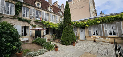 Propriété - 224 m² - 10 pièces