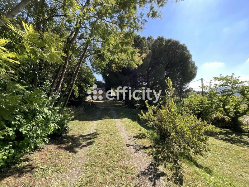 Maison - 215 m² - 11 pièces