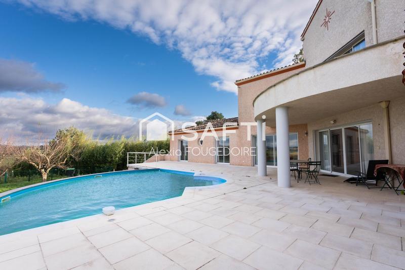 Maison - 298 m² - 9 pièces