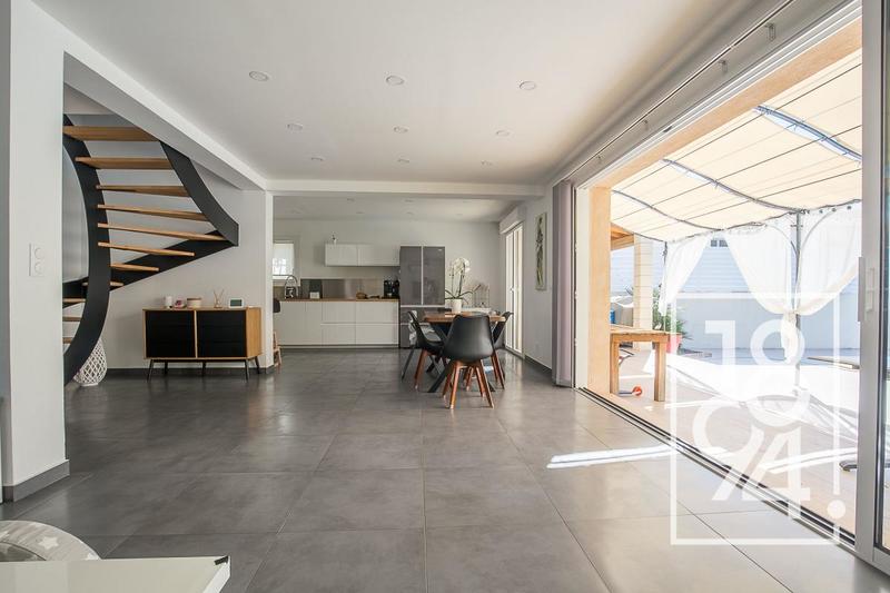 Maison - 120 m² - 4 pièces