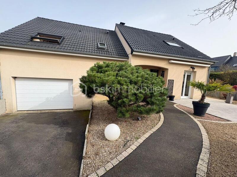 Maison - 136 m² - 6 pièces