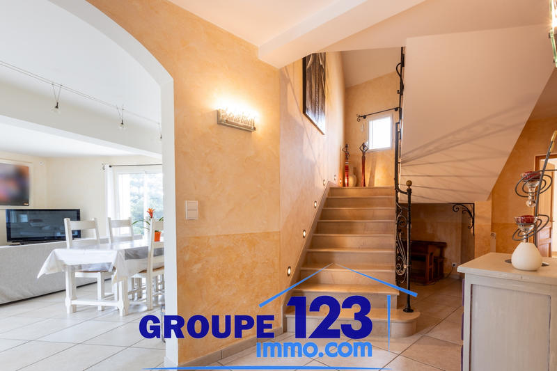 Maison - 286 m² - 7 pièces