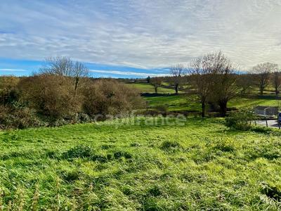 Terrain constructible - 1 352 m²