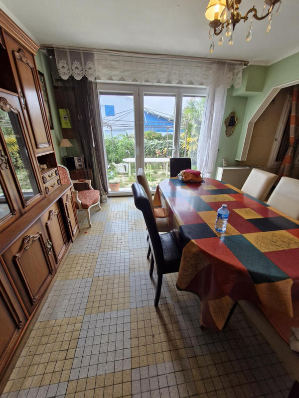 Maison - 95 m² - 5 pièces