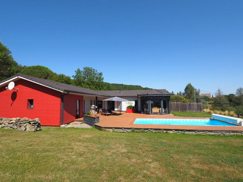 Maison - 232 m² - 8 pièces