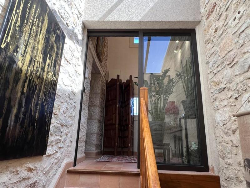 Demeure - 250 m² - 10 pièces