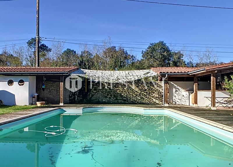 Maison - 223 m² - 6 pièces