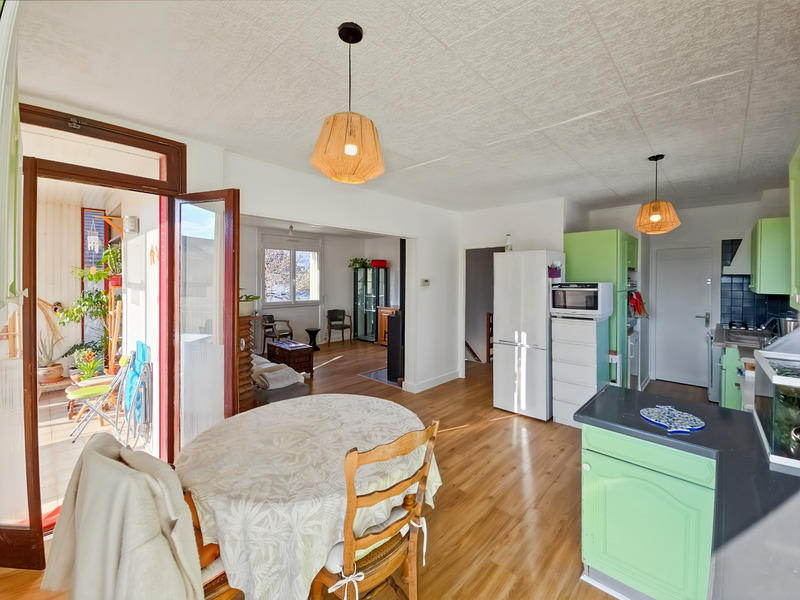 Maison - 140 m² - 5 pièces