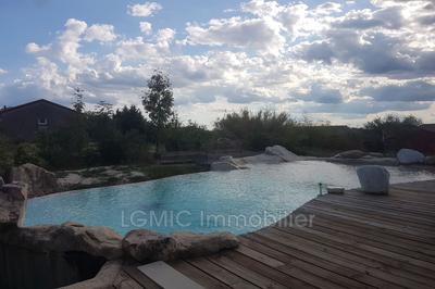 Maison - 236 m² - 8 pièces