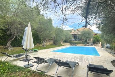 Maison - 1 274 m² - 5 pièces