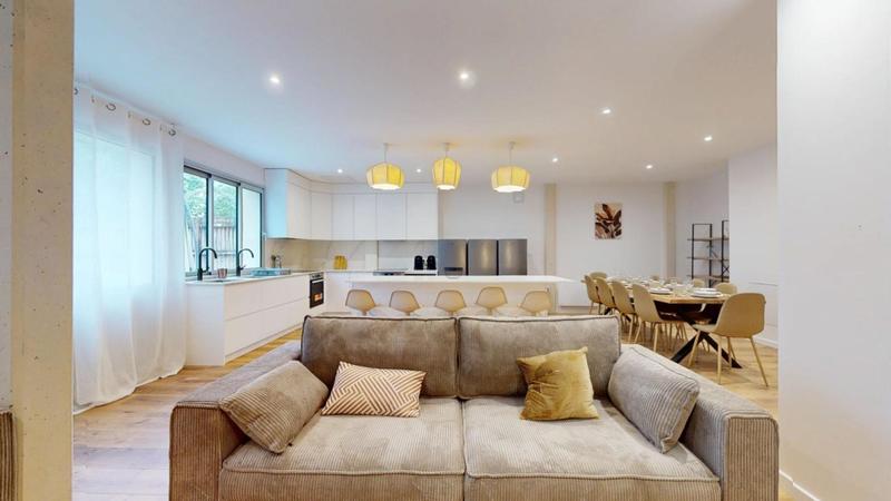 Maison bordelaise - 241 m² - 11 pièces