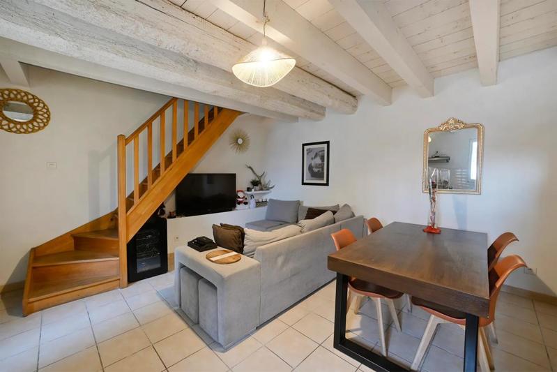 Maison - 330 m² - 15 pièces