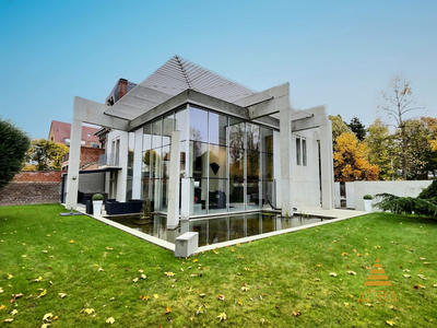 Maison contemporaine - 295 m² - 6 pièces