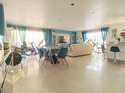 Maison - 101 m² - 5 pièces