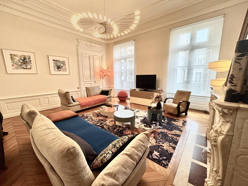 Appartement - 212 m² - 5 pièces