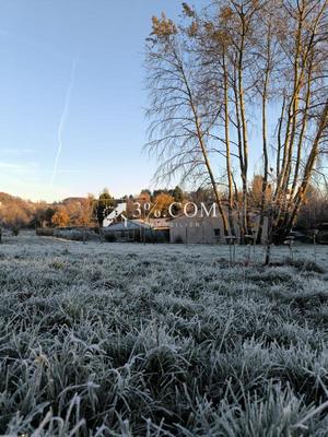 Terrain constructible - 1 400 m²