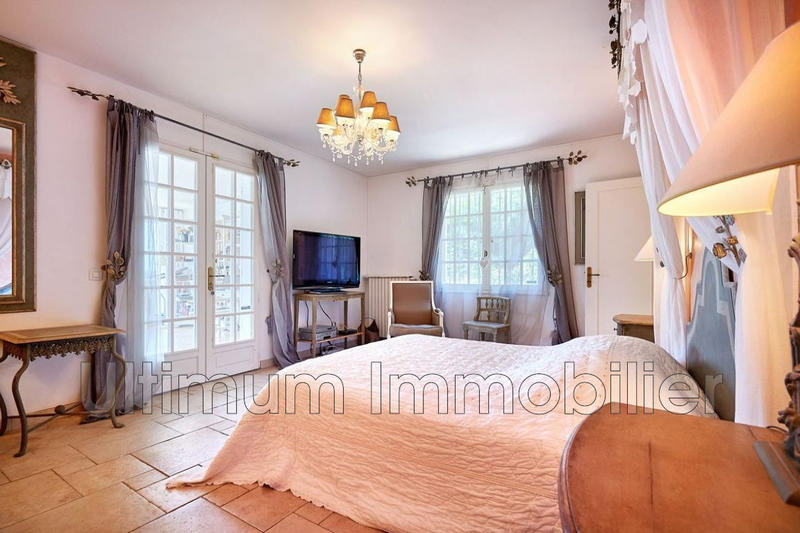 Villa - 267 m² - 7 pièces